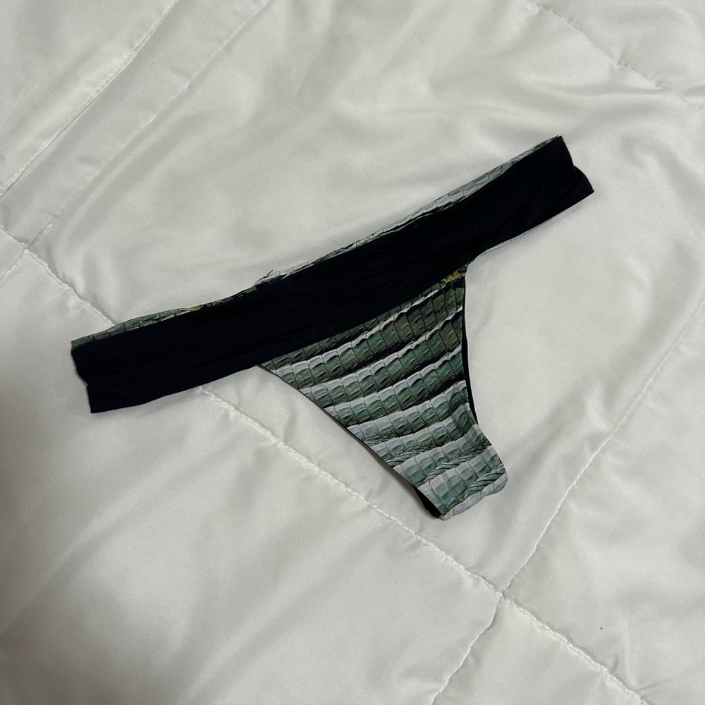 San Lorenzo Black and Green Bikini Sleek Design